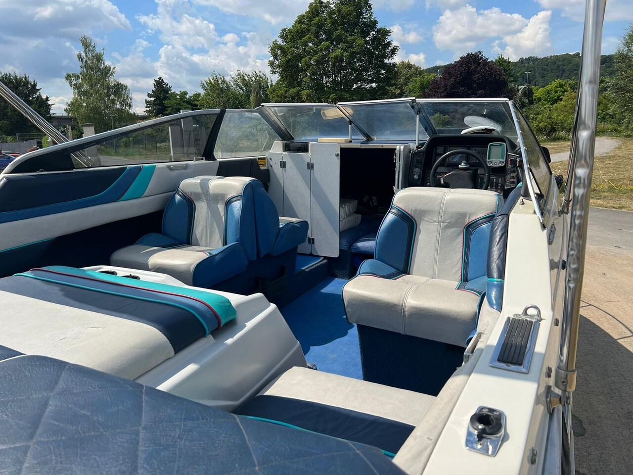 Bayliner Capri, Import Auf Lager in der EU — Foto 3 z 4