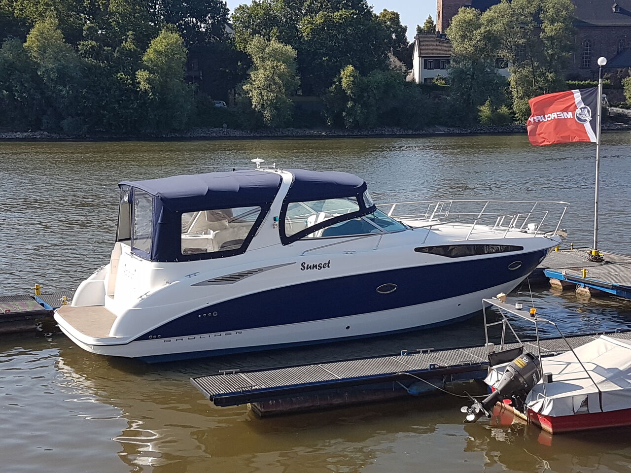 Bayliner 325SB, Import Auf Lager in der EU — Foto 1