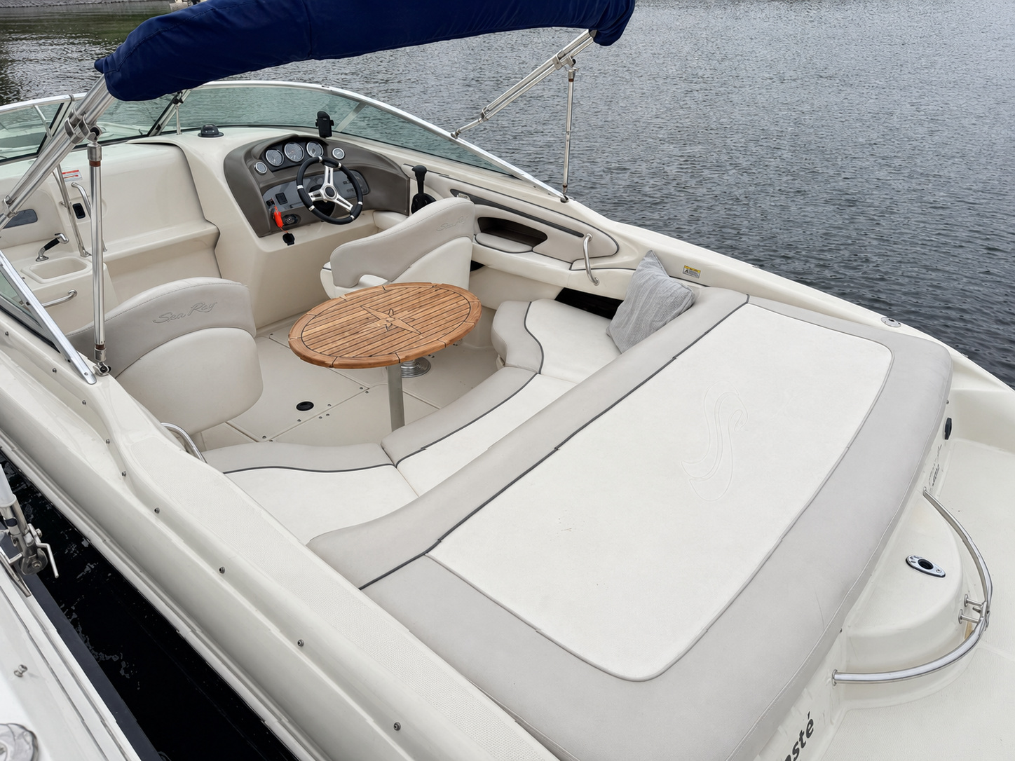 Sea Ray, Import Auf Lager in der EU — Foto 3 z 13