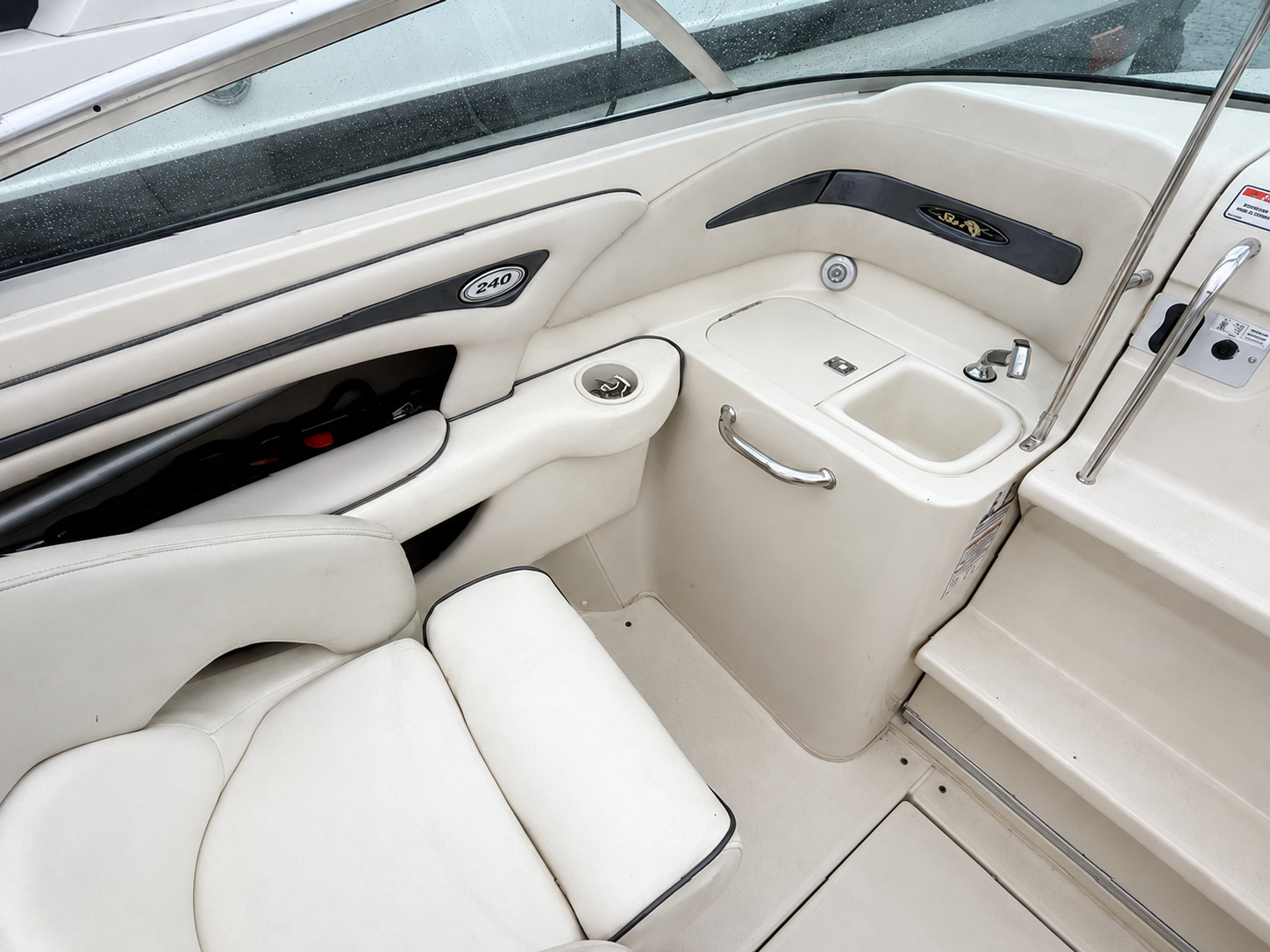 Sea Ray, Import Auf Lager in der EU — Foto 7 z 13