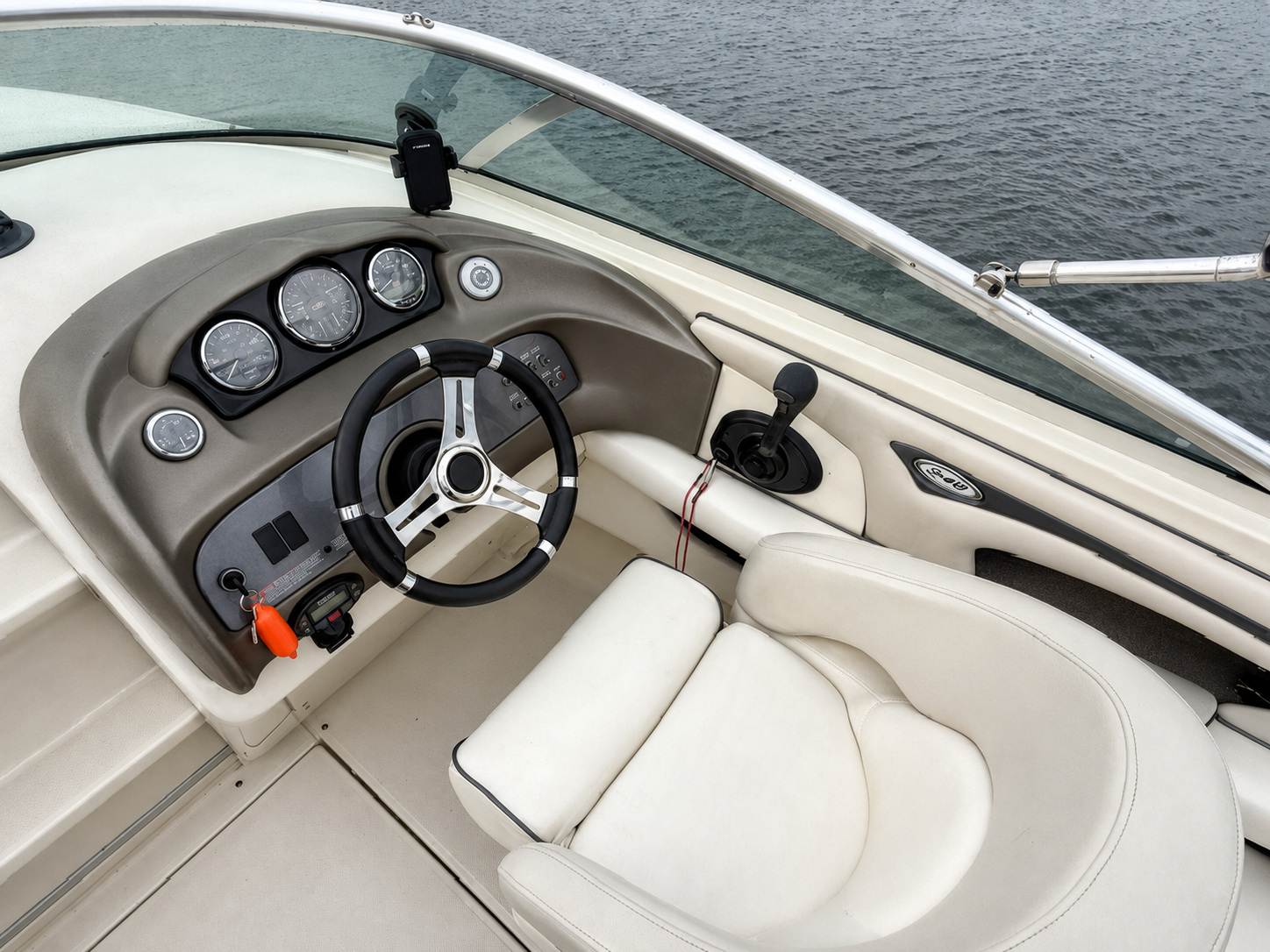 Sea Ray, Import Auf Lager in der EU — Foto 9 z 13
