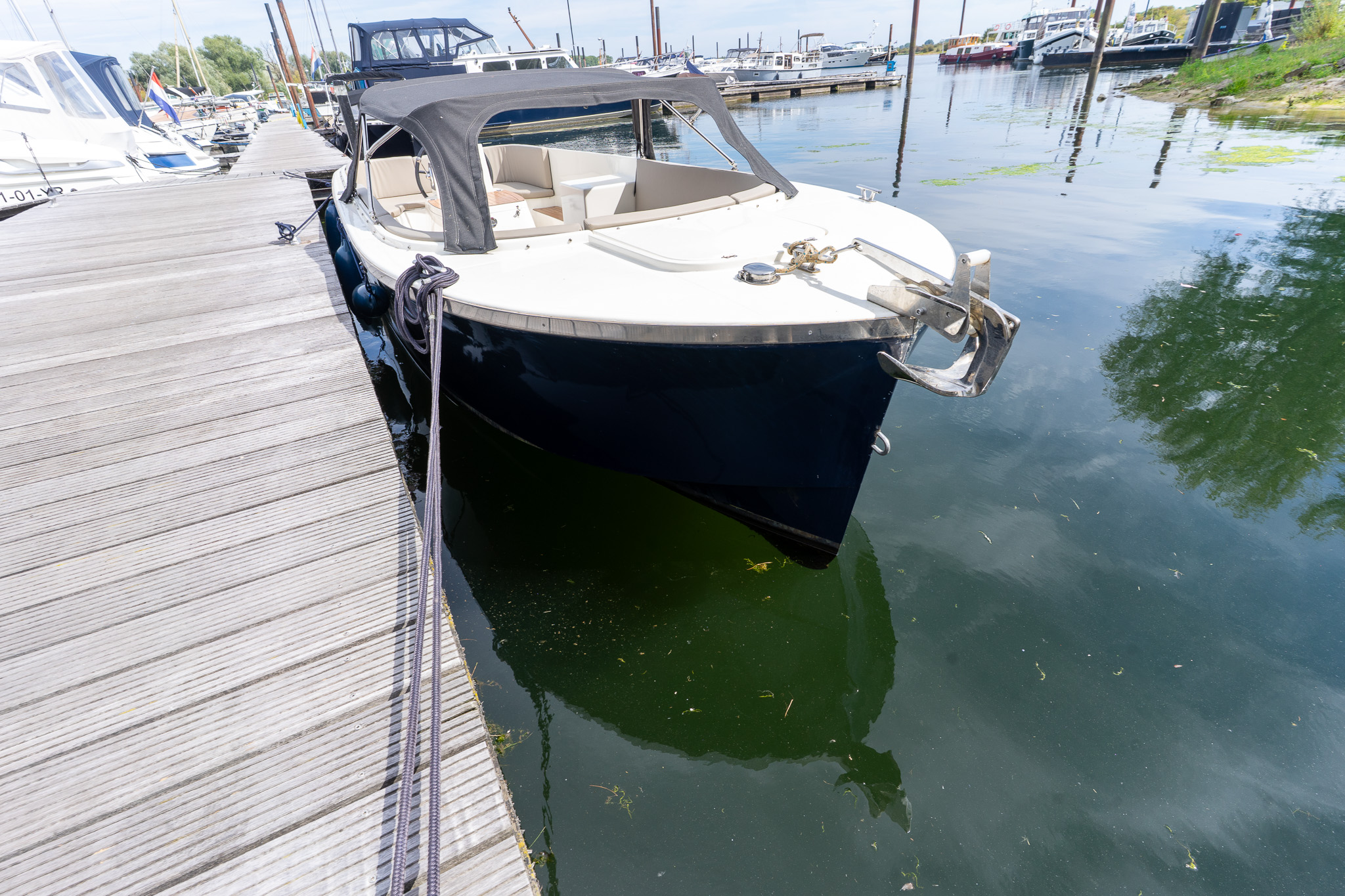 2021 Tender 750, Import Auf Lager in der EU — Foto 1
