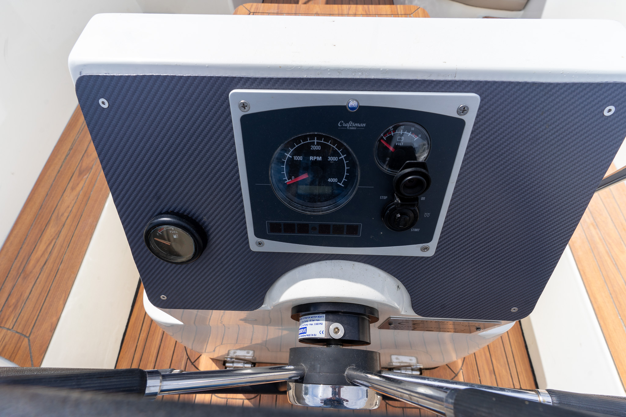 2021 Tender 750, Import Auf Lager in der EU — Foto 13 z 13