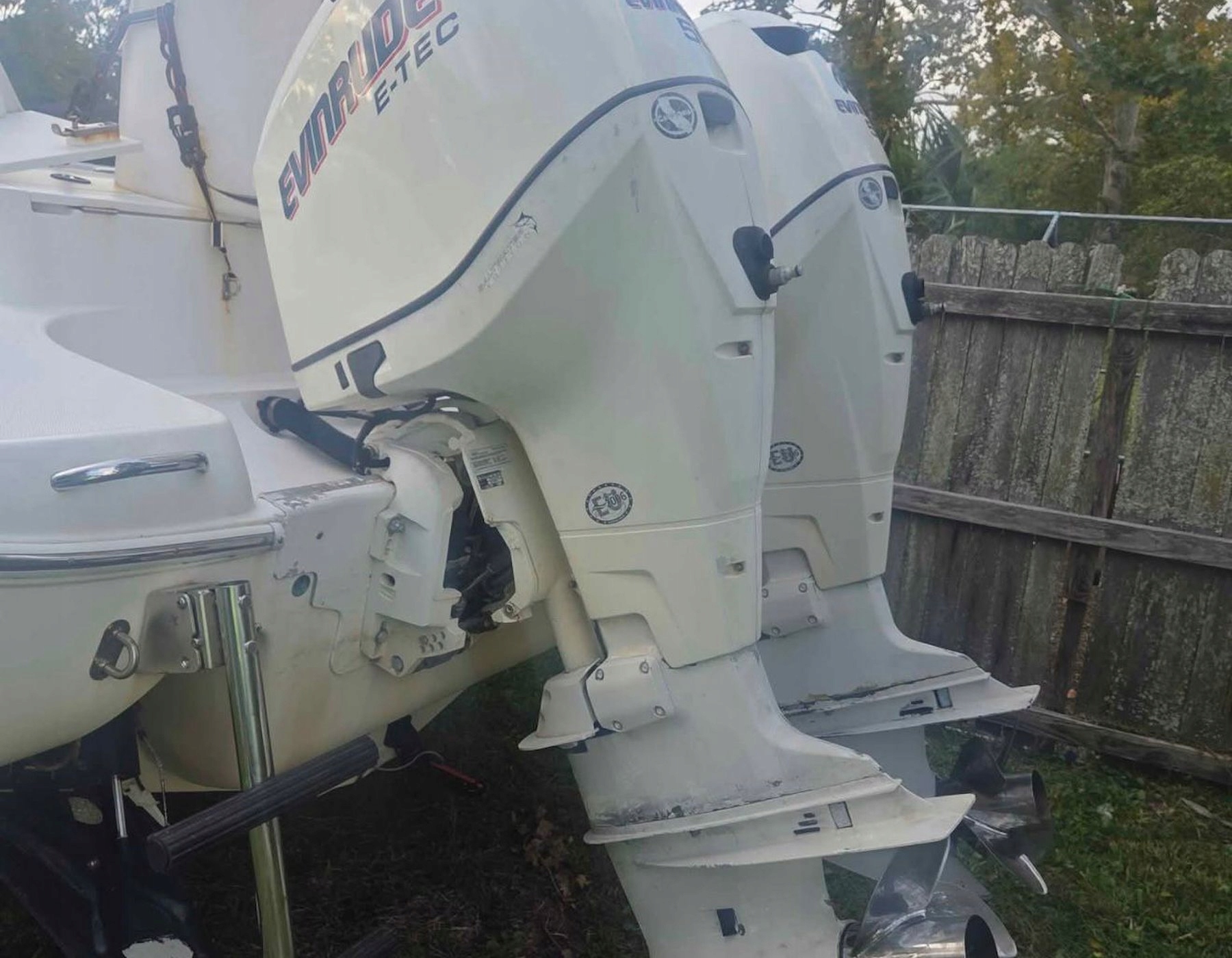Závěsný motor Evinrude 250 E-tec E250dpzsdr 250km, Auf Lager in der EU — Foto 1