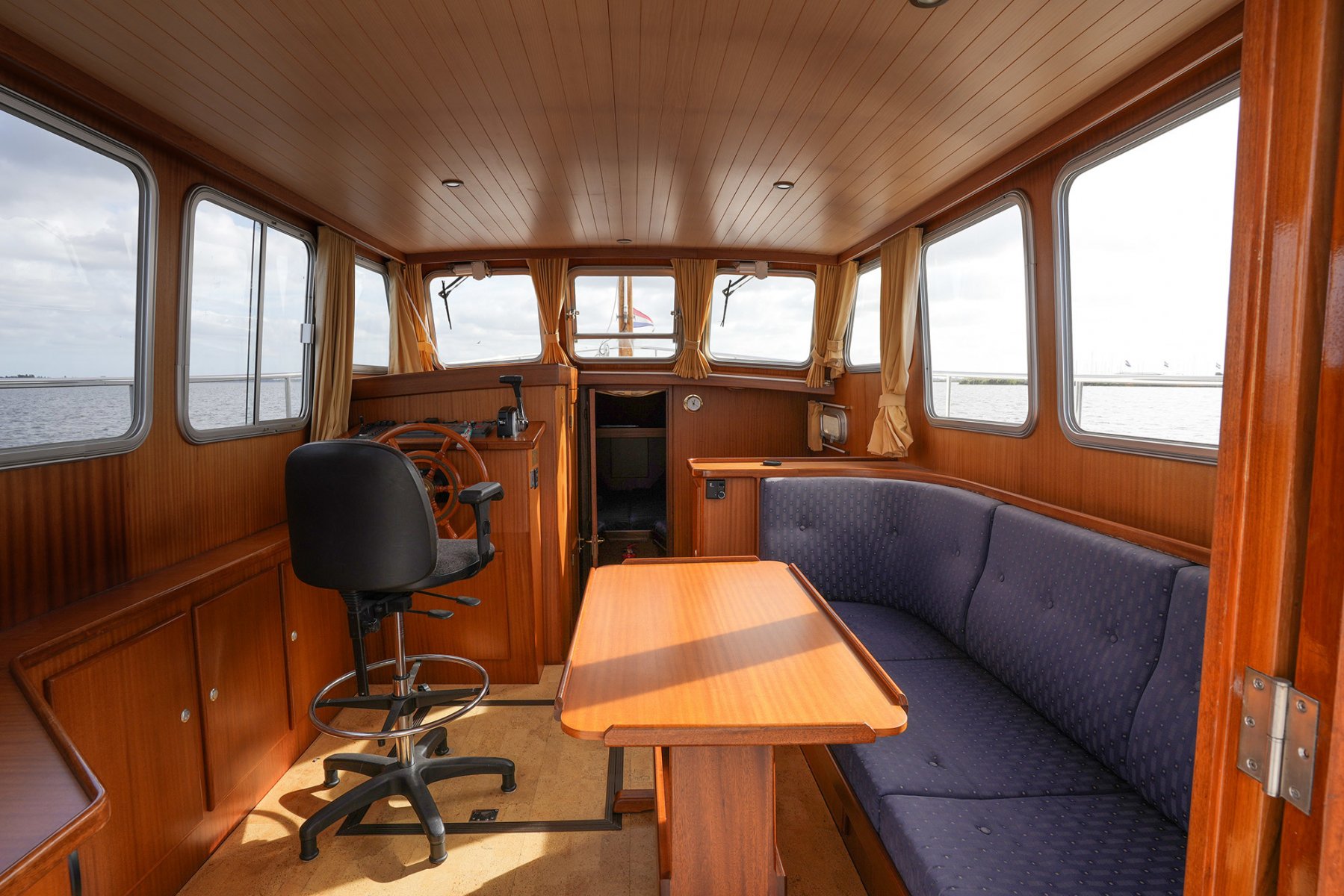 Bully 960 OK - Motorjacht - 2002 - Kempers Watersport, Import Auf Lager in der EU — Foto 4 z 20