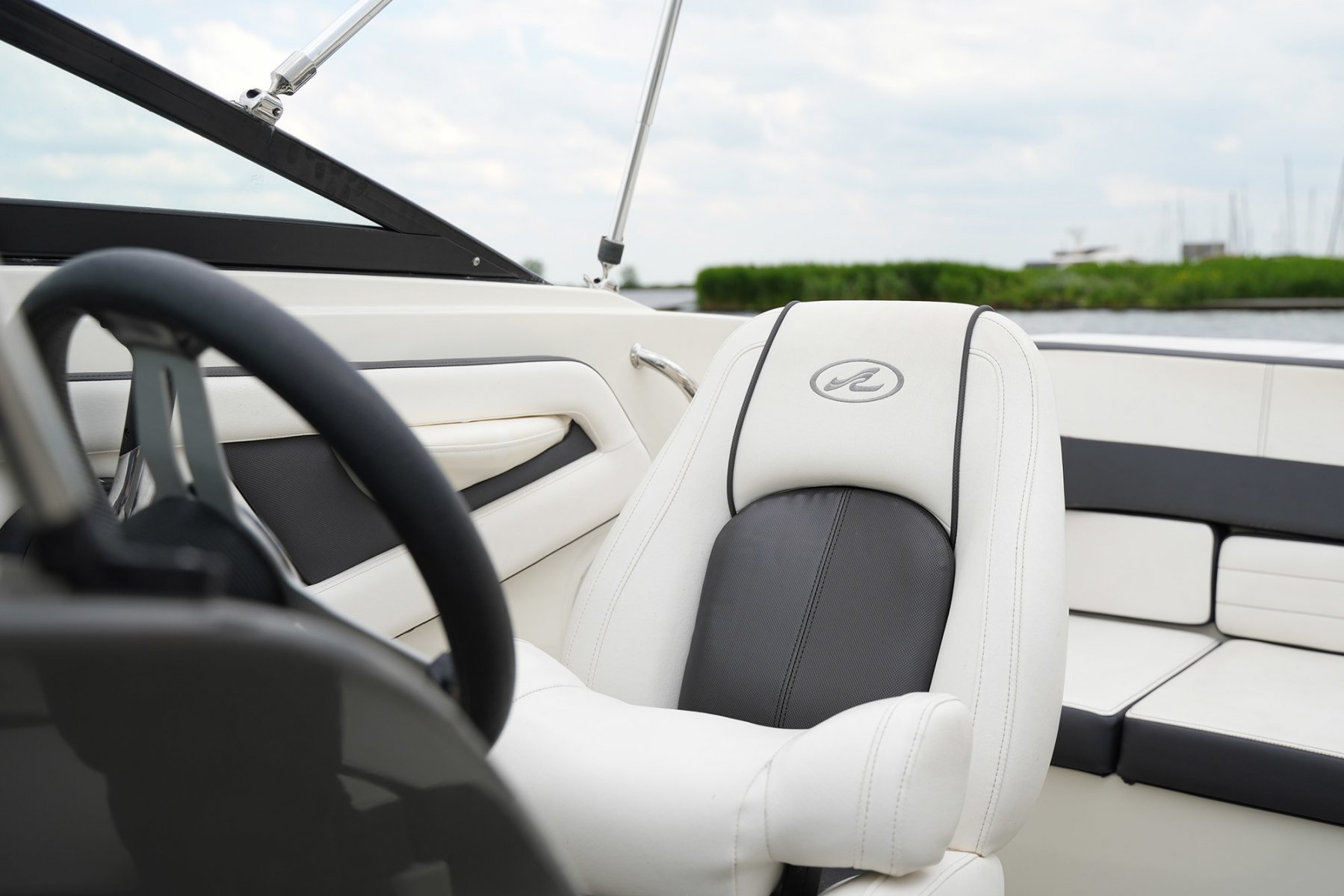 2015 Sea Ray, Import Auf Lager in der EU — Foto 16 z 20
