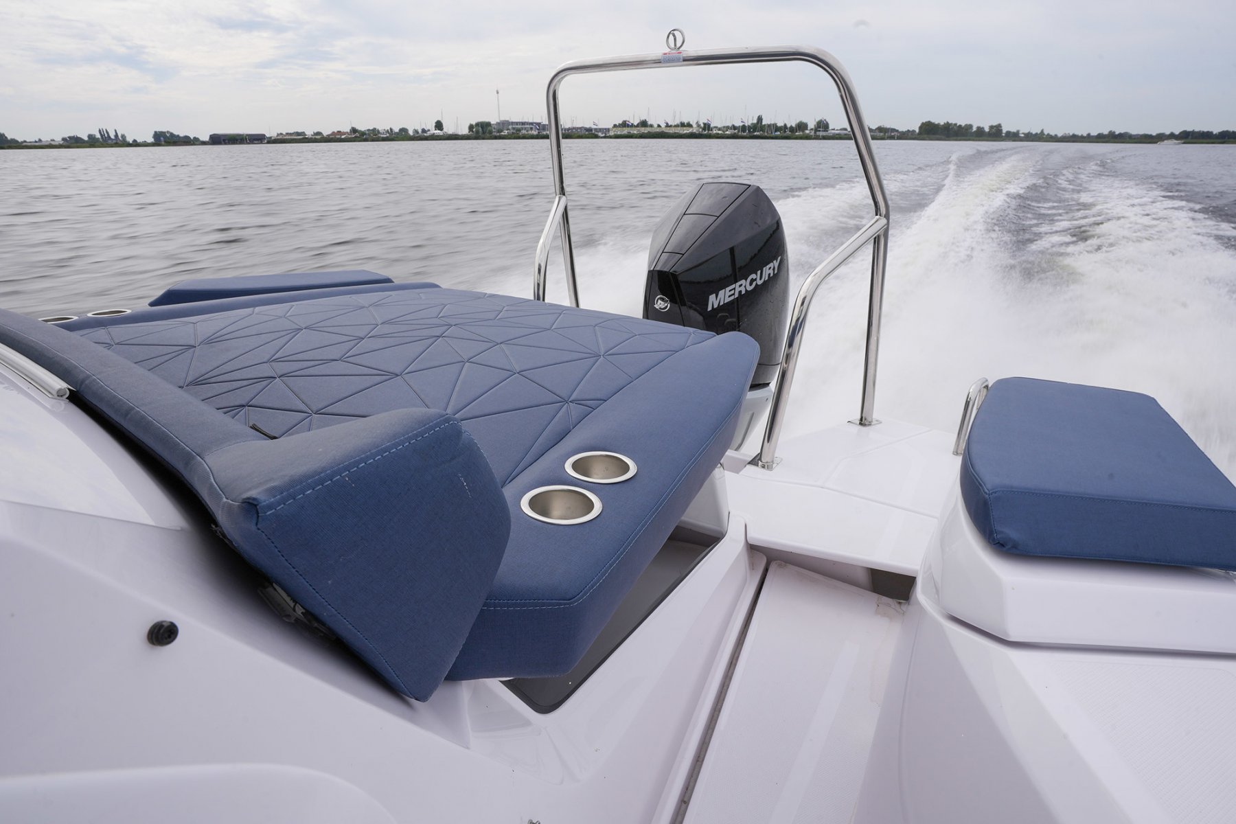 2024 Axopar, Import Auf Lager in der EU — Foto 11 z 20