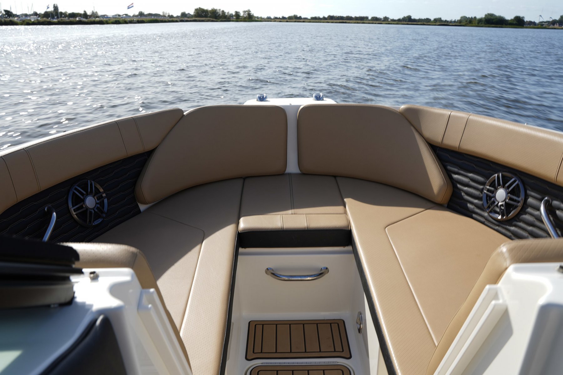 2021 Sea Ray, Import Auf Lager in der EU — Foto 13 z 20