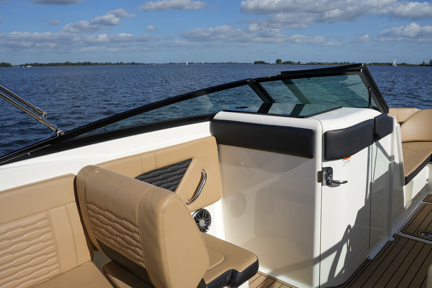 2021 Sea Ray, Import Auf Lager in der EU — Foto 16 z 20
