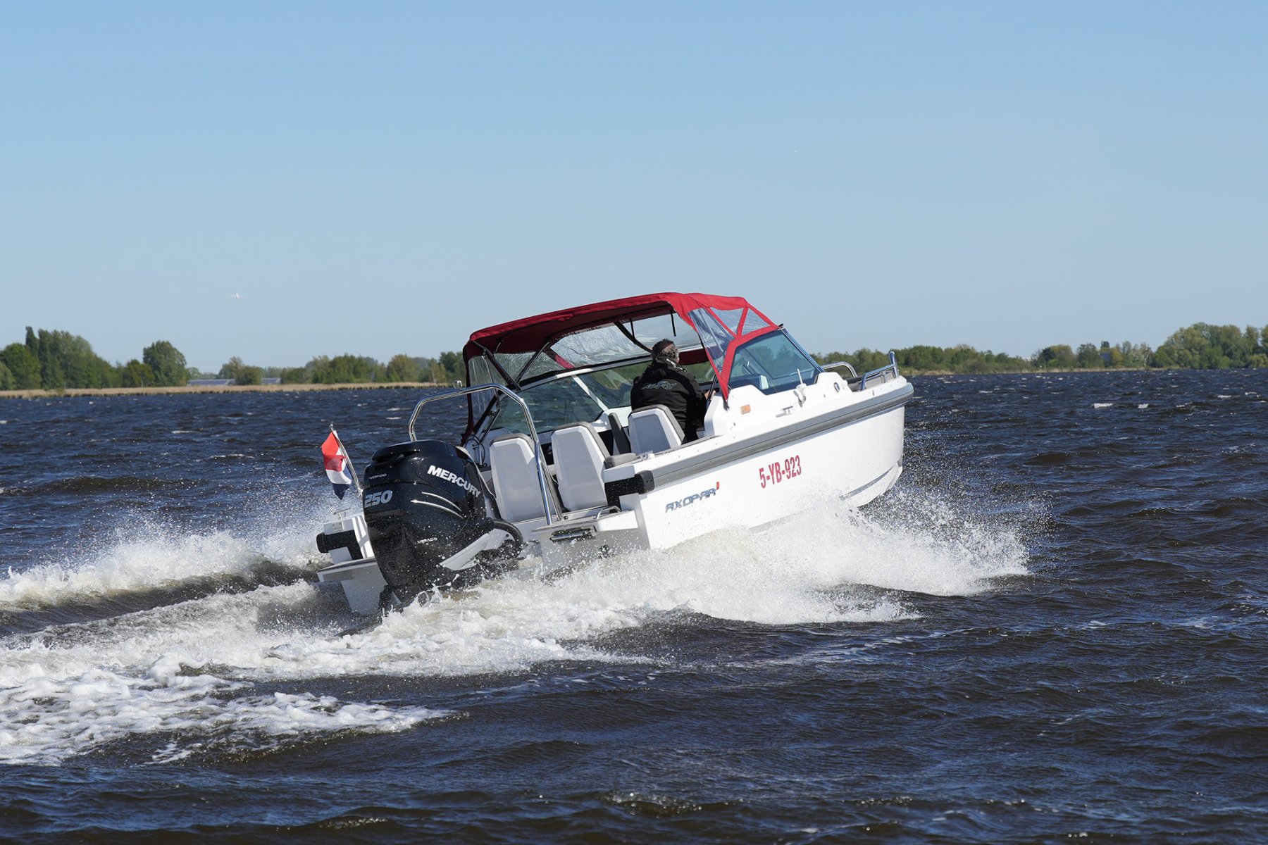 2019 Axopar, Import Auf Lager in der EU — Foto 14 z 20