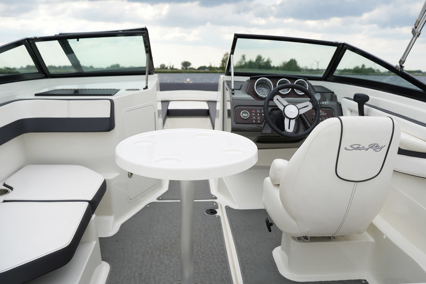 2015 Sea Ray, Import Auf Lager in der EU — Foto 13 z 20