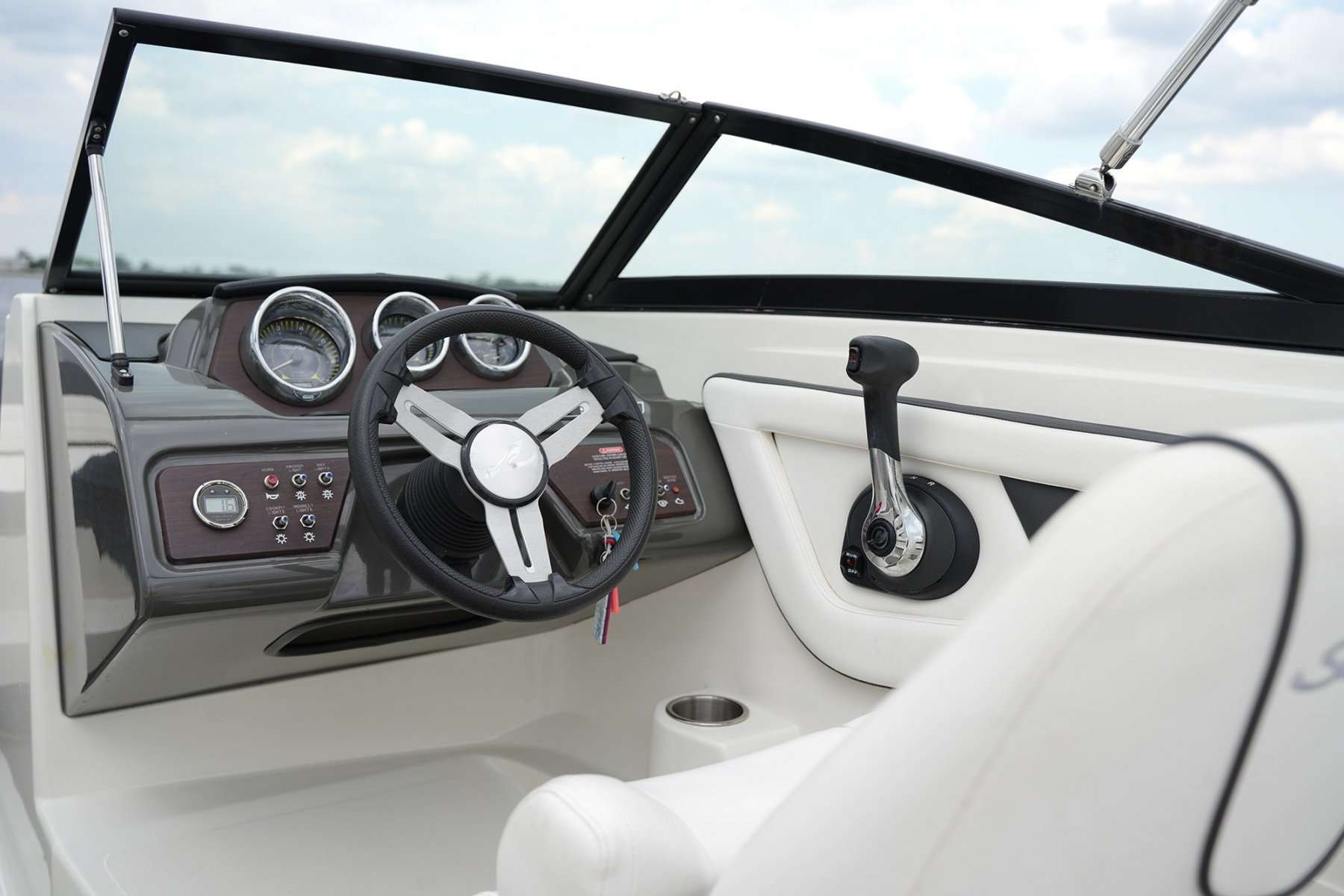 2015 Sea Ray, Import Auf Lager in der EU — Foto 15 z 20