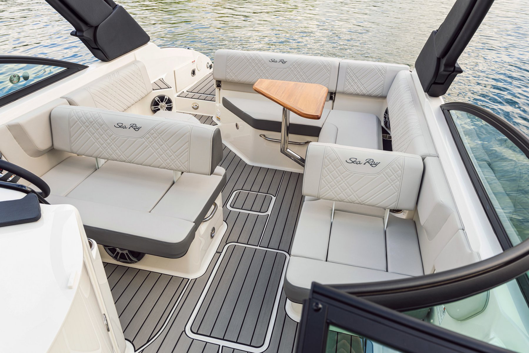2026 Sea Ray, Import Auf Lager in der EU — Foto 9 z 20