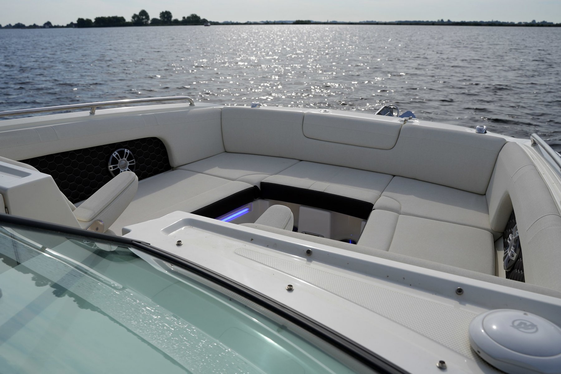 2024 Sea Ray, Import Auf Lager in der EU — Foto 11 z 20