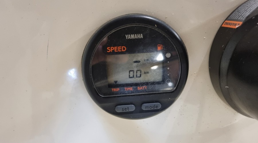 CAD 18 Open met Yamaha F60EFI en trailer, Import Auf Lager in der EU — Foto 13 z 19