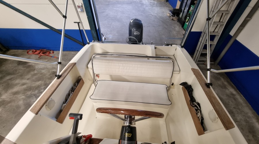 CAD 18 Open met Yamaha F60EFI en trailer, Import Auf Lager in der EU — Foto 16 z 19
