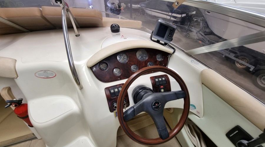 2004 Cranchi, Import Auf Lager in der EU — Foto 13 z 19