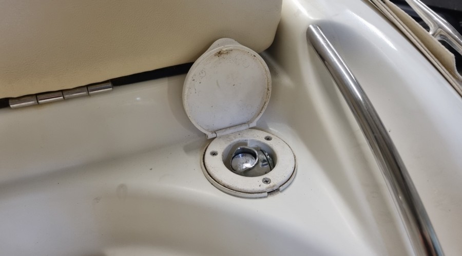 2004 Cranchi, Import Auf Lager in der EU — Foto 8 z 19