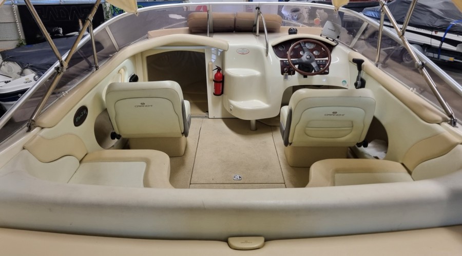 2004 Cranchi, Import Auf Lager in der EU — Foto 9 z 19