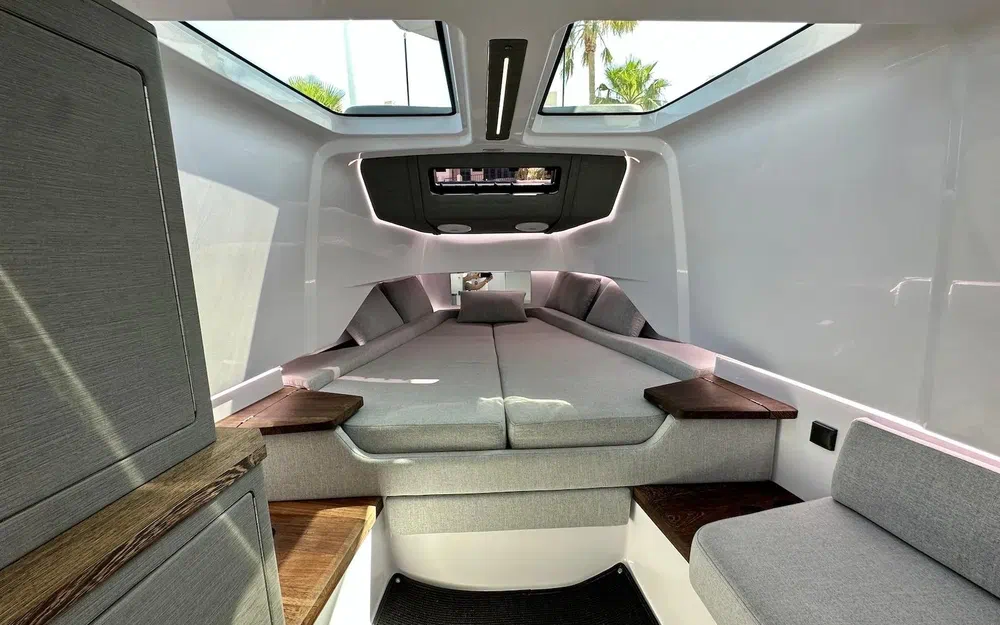 2020 Axopar, Import Auf Lager in der EU — Foto 12 z 20