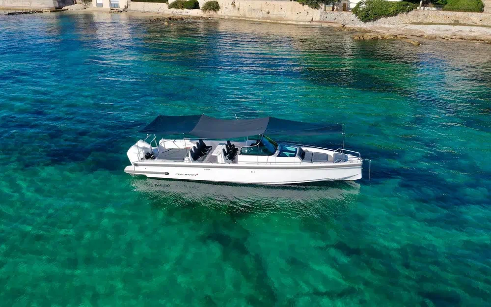 2020 Axopar, Import Auf Lager in der EU — Foto 15 z 20