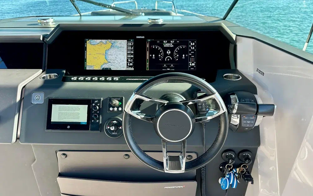 2020 Axopar, Import Auf Lager in der EU — Foto 7 z 20
