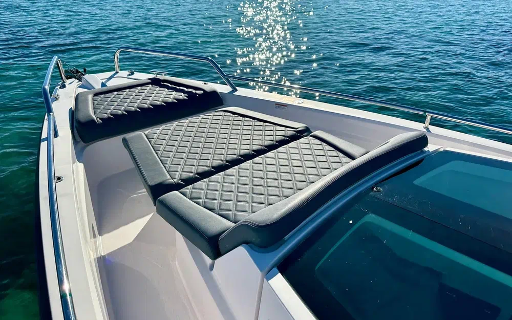 2020 Axopar, Import Auf Lager in der EU — Foto 9 z 20