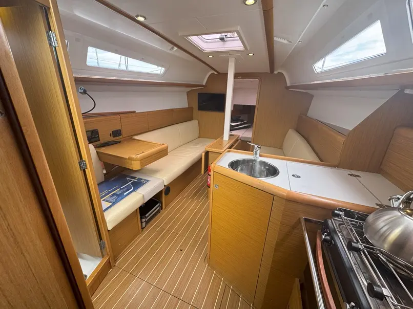 2011 Jeanneau, Import Auf Lager in der EU — Foto 6 z 8
