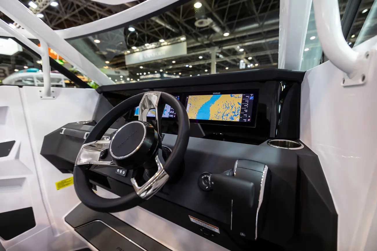 2026 Axopar, Import Auf Lager in der EU — Foto 13 z 14