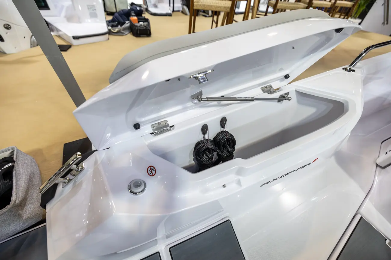 2026 Axopar, Import Auf Lager in der EU — Foto 8 z 14