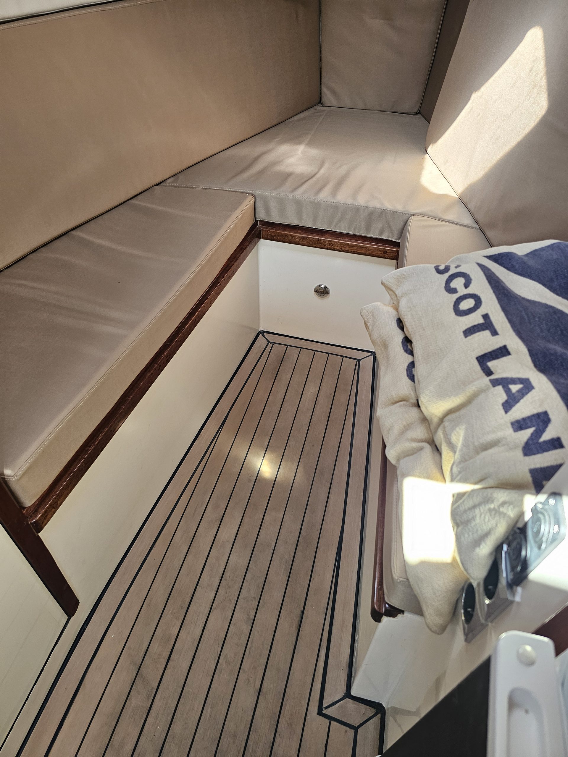 2019 31 Bosphorus, Import Auf Lager in der EU — Foto 11 z 20