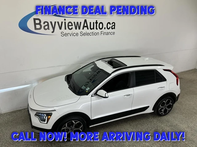 2023 Kia Niro SX, weiß, 47.612 km, Import Kanada — Foto 1