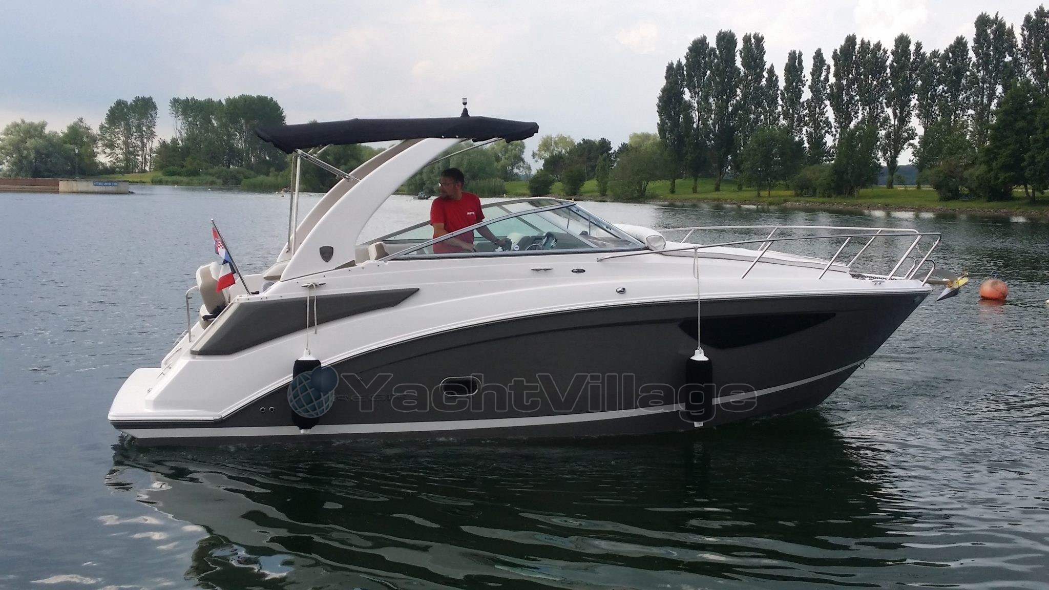 2016 Regal 26 Express, Import Auf Lager in der EU — Foto 1 | AMECAR 2016 Regal 26 Express, Import Auf Lager in der EU — Foto 1