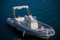 2016 Regal 26 Express, Import Auf Lager in der EU — Foto 11 z 20