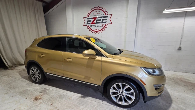 2015 Lincoln Mkc Other AWD 4dr, gold, 241.910 km, Import Kanada — Foto 1 z 5 2015 Lincoln Mkc Other AWD 4dr, gold, 241.910 km, Import Kanada — Foto 1 z 5