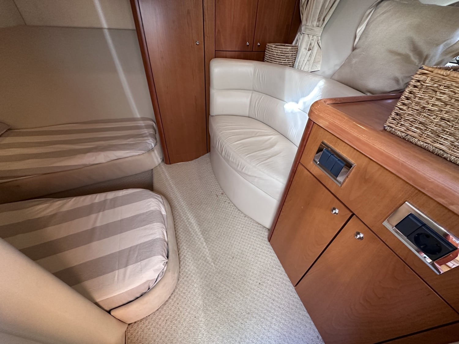 2003 Sunseeker, Import Auf Lager in der EU — Foto 12 z 20