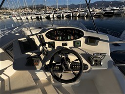 Riviera Marine 40 Fly (2001) In vendita, Import Auf Lager in der EU — Foto 11 z 20