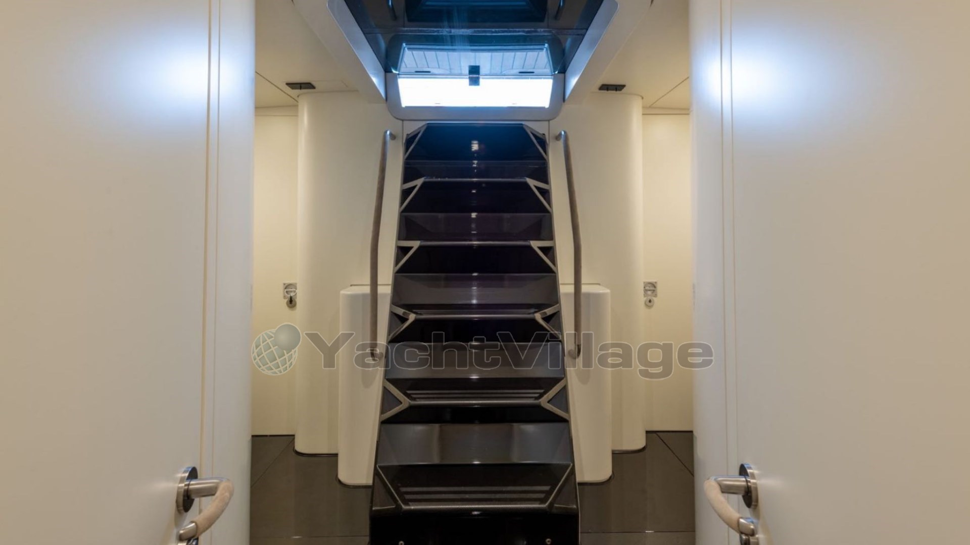 Location Wally Yachts Wally 100 Running On Faith (2002) En charter, Import Auf Lager in der EU — Foto 10 z 20