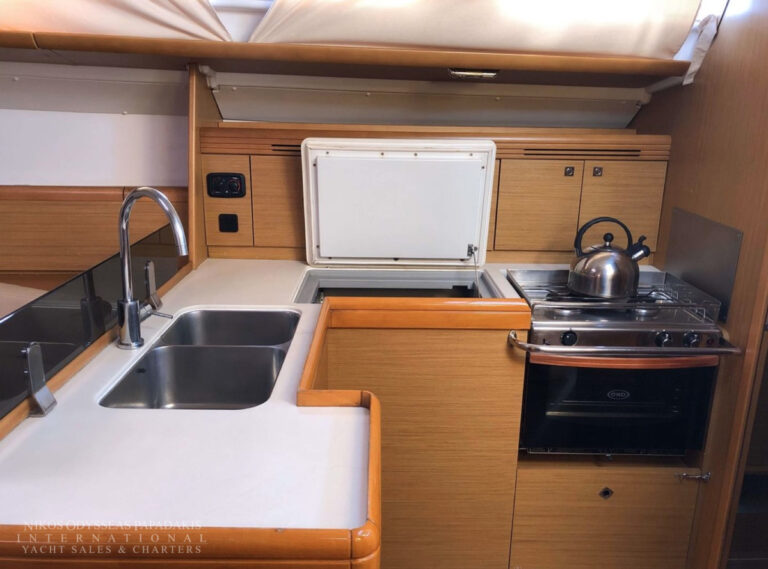2009 Jeanneau Sun Odyssey 42i Performance, Import Auf Lager in der EU — Foto 11 z 17