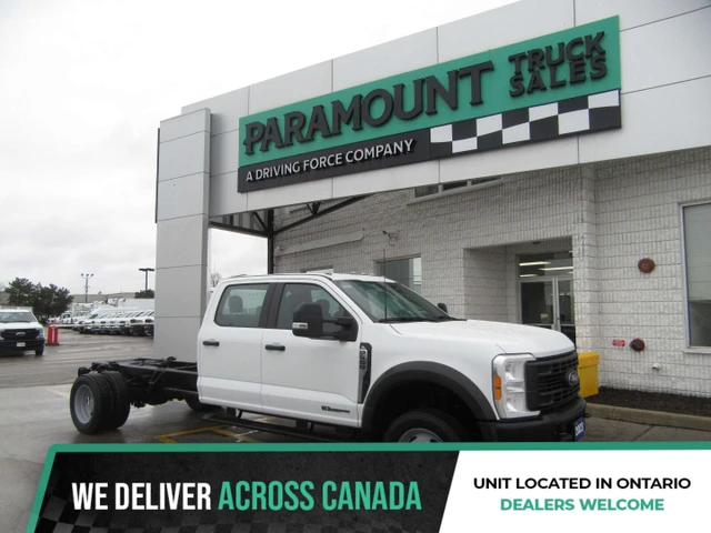 2023 Ford F550 4X4 DIESEL CREW CAB & CHASSIS, weiß, 33.413 km, Import Kanada — Foto 1