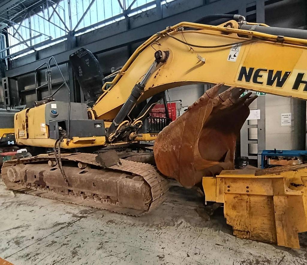 2014 New Holland E 265, 11.218 mth, Import Auf Lager in der EU — Foto 1 | AMECAR 2014 New Holland E 265, 11.218 mth, Import Auf Lager in der EU — Foto 1