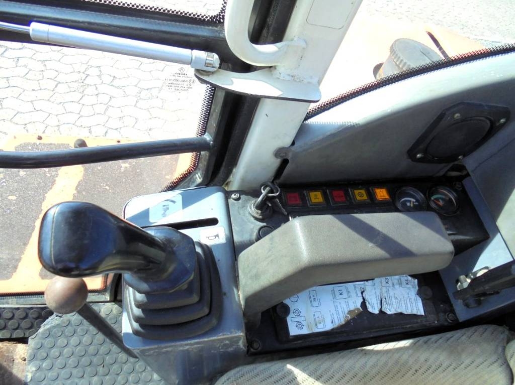 2005 Schaeff HR 18, 5.668 mth, Import Auf Lager in der EU — Foto 15 z 16