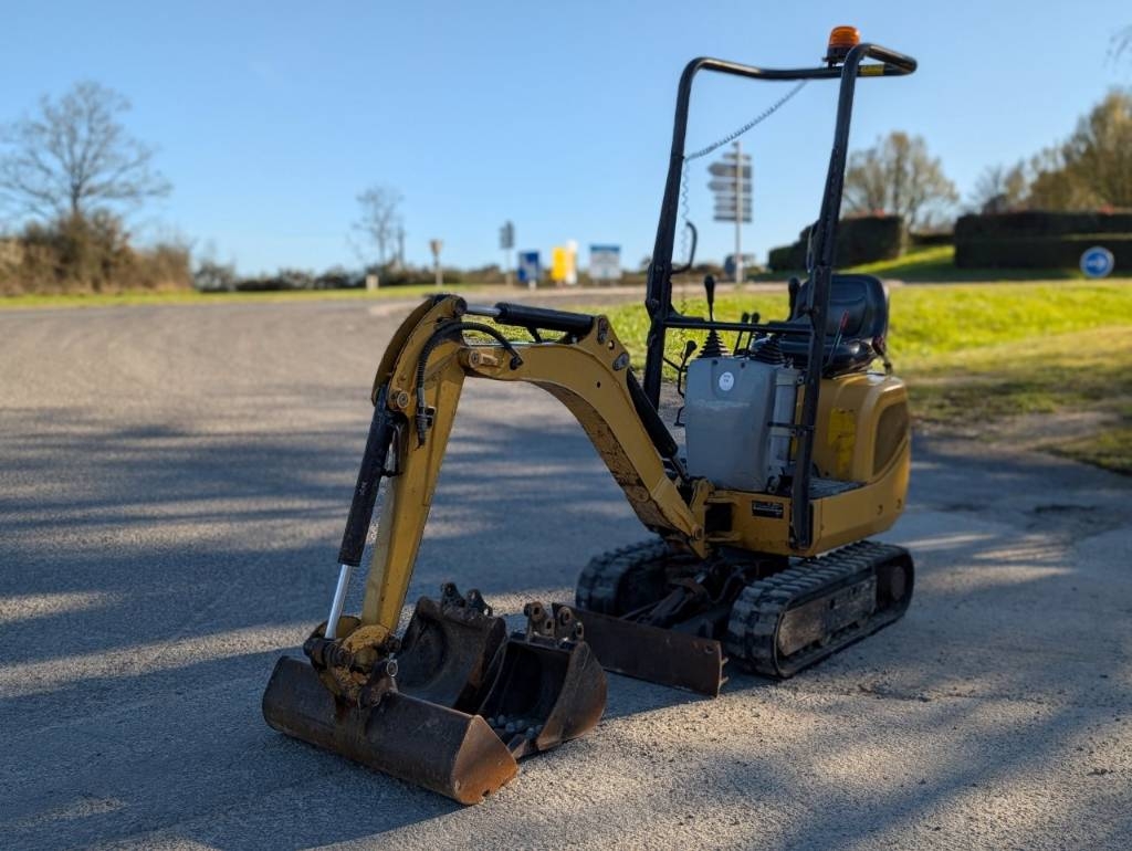 2018 Cat 300.9 D, 1.500 mth, Import Auf Lager in der EU — Foto 2 z 11