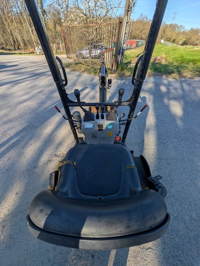 2018 Cat 300.9 D, 1.500 mth, Import Auf Lager in der EU — Foto 9 z 11