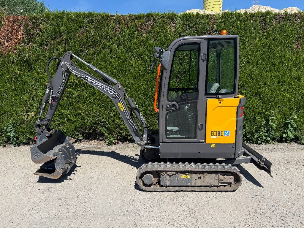 2022 Volvo EC 18 E, 146 mth, Import Auf Lager in der EU — Foto 1