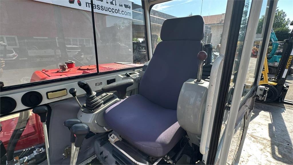 1999 Neuson 8002, 6.130 mth, Import Auf Lager in der EU — Foto 15 z 16