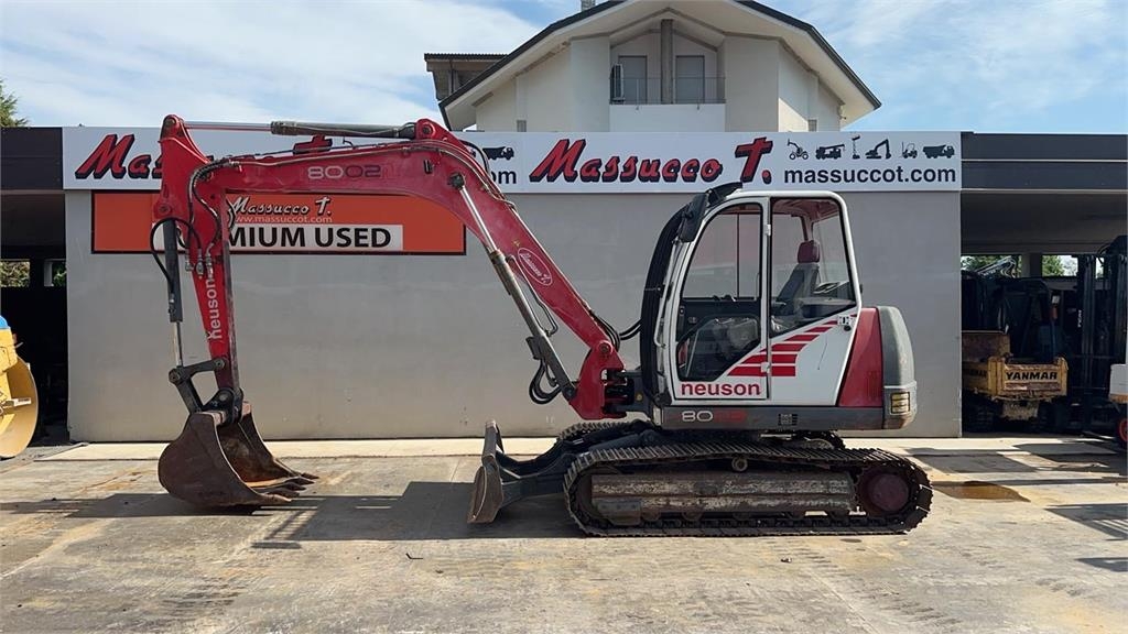 1999 Neuson 8002, 6.130 mth, Import Auf Lager in der EU — Foto 2 z 16