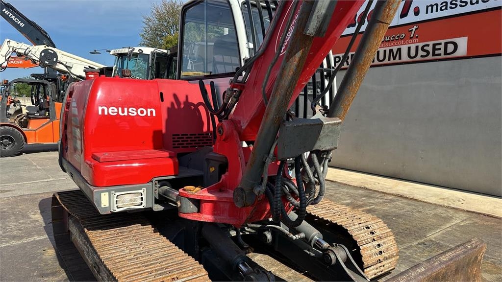 1999 Neuson 8002, 6.130 mth, Import Auf Lager in der EU — Foto 7 z 16