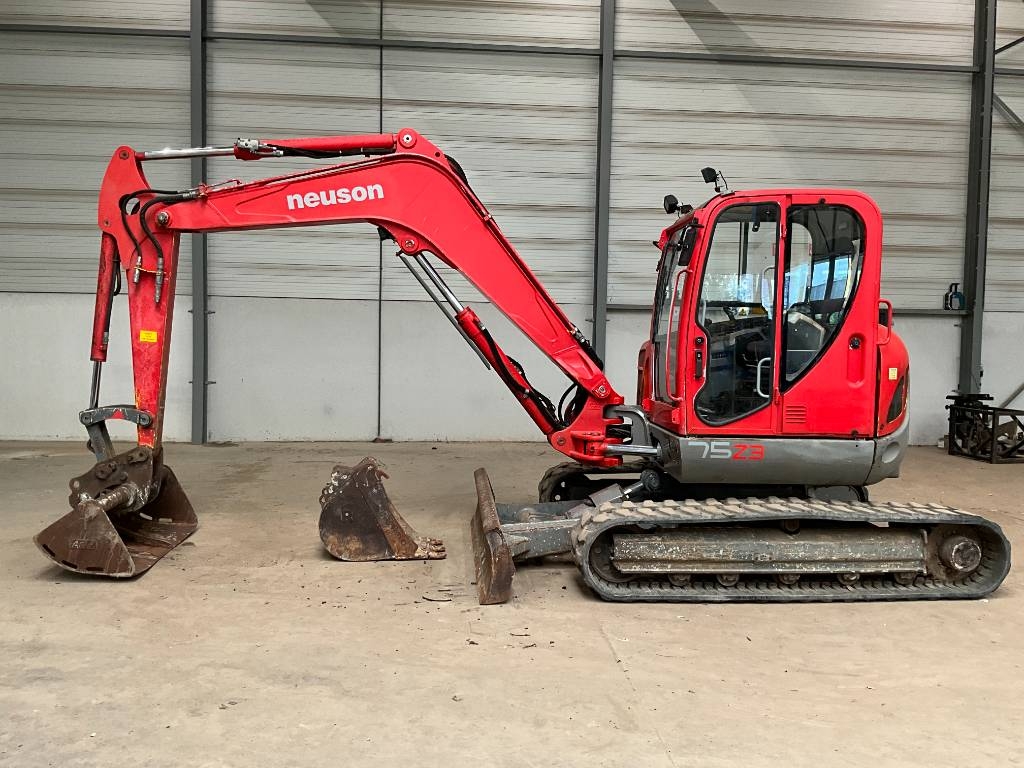 2014 Neuson 75 Z 3, 4.933 mth, Import Auf Lager in der EU — Foto 2 z 16