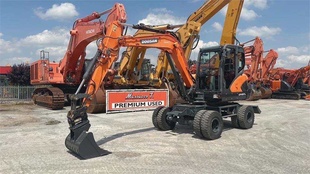 2017 Doosan DX57W-5, 3.240 mth, Import Auf Lager in der EU — Foto 1 | AMECAR 2017 Doosan DX57W-5, 3.240 mth, Import Auf Lager in der EU — Foto 1